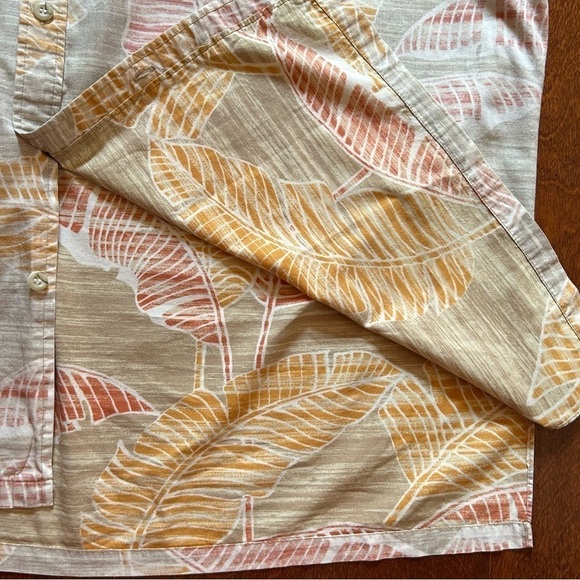 Cooke Street Honolulu Reverse Print Short Sleeve Button Down Shirt, Size 3XL - Picture 15 of 16